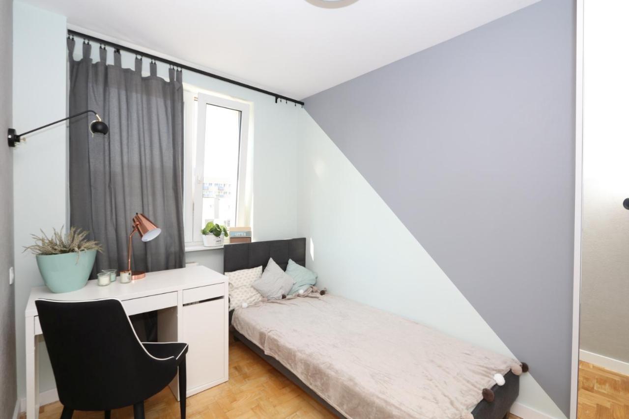 Romaszewskiego Zoliborz Bedroom Pokoj Metro Varsovie Extérieur photo